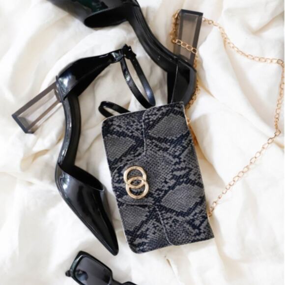 Shopeunoia Boutique Handbags - Gray Faux Snake Leather Metal Rings Gold Chain Crossbody Bag